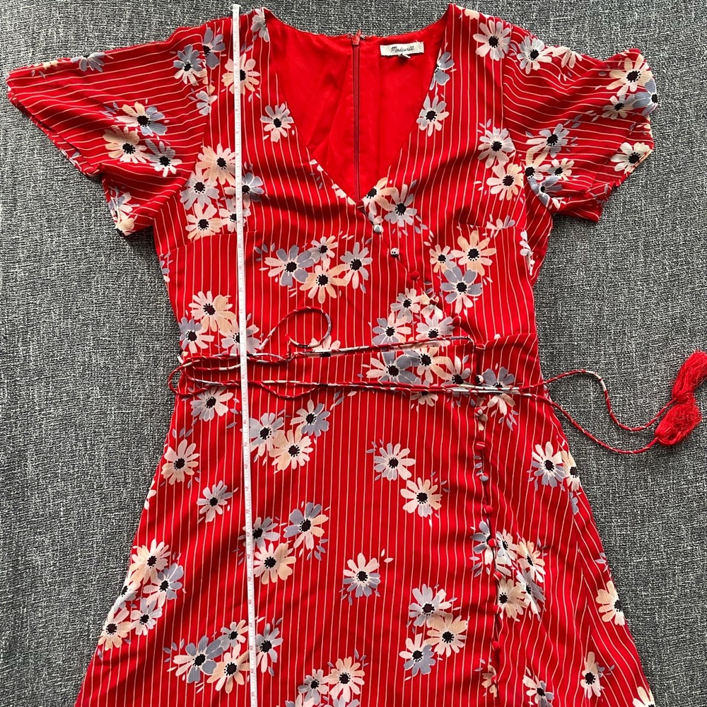 Madewell Button Wrap Dress in Daisy Society RED